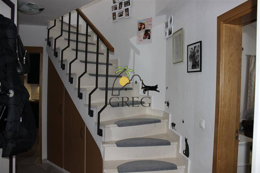 Croatia, Middle Dalmatia, Omis - Apartment, for sale