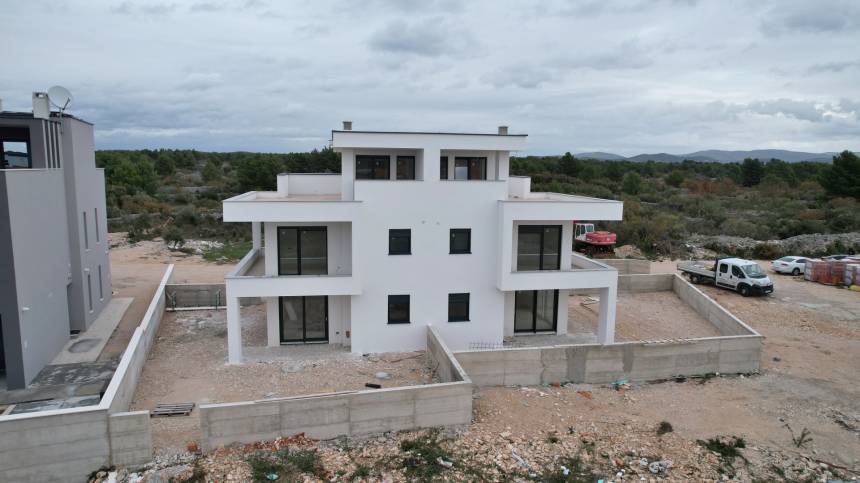 Croatia, North Dalmatia, Srima - Semi-detached house, for sale