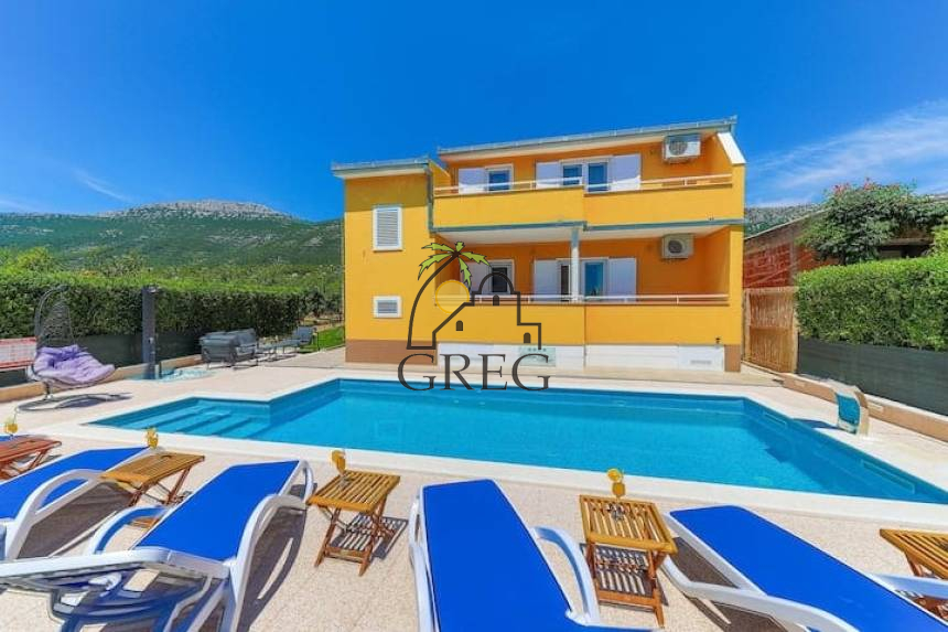 Croatia, Middle Dalmatia, Kaštel - House, for sale