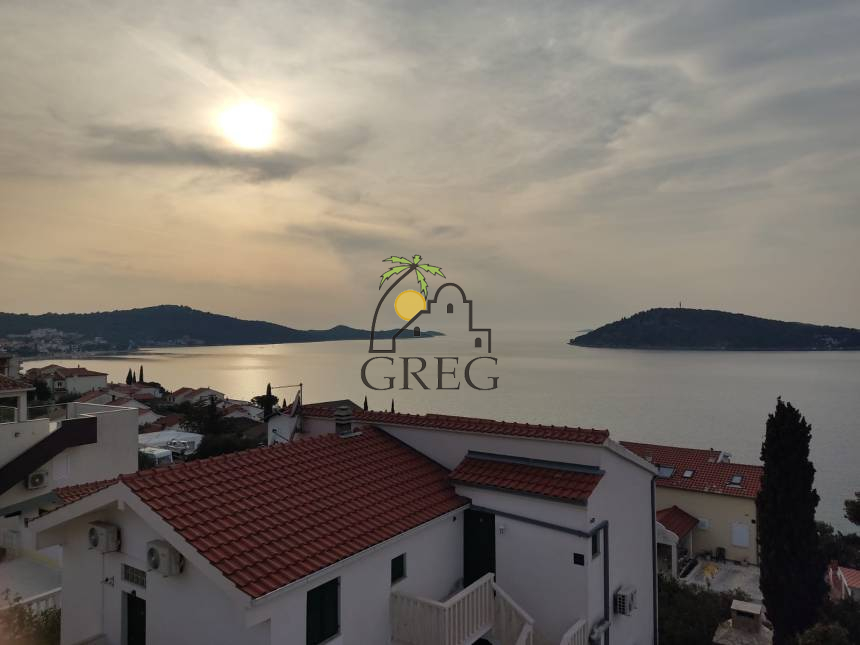 Croatia, Middle Dalmatia,  - House, for sale