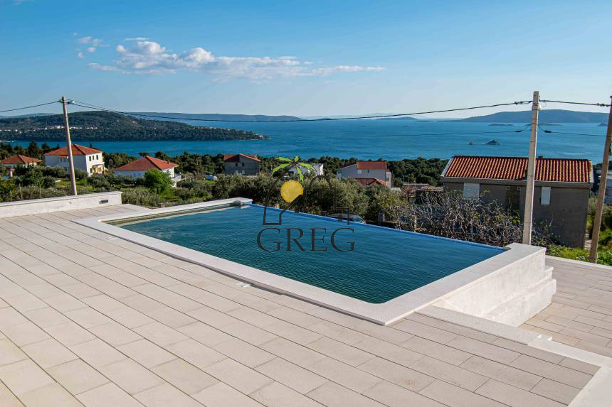 Croatia, Middle Dalmatia,  - House, for sale