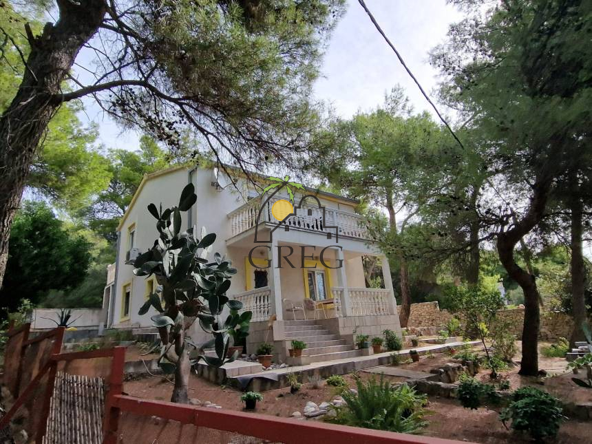 Croatia, Island of Vis,  - House, for sale