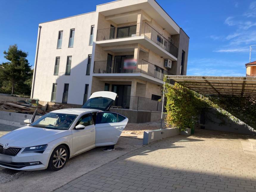 Chorwacja, Dalmacja Środkowa, Rogoznica  - Apartamentowiec, na sprzedaż